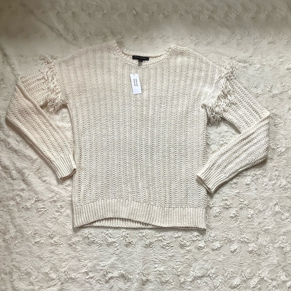 BANANA Republic Fringe Sleeve Crew Neck Cream Sweater Size Small - Picture 2 of 6